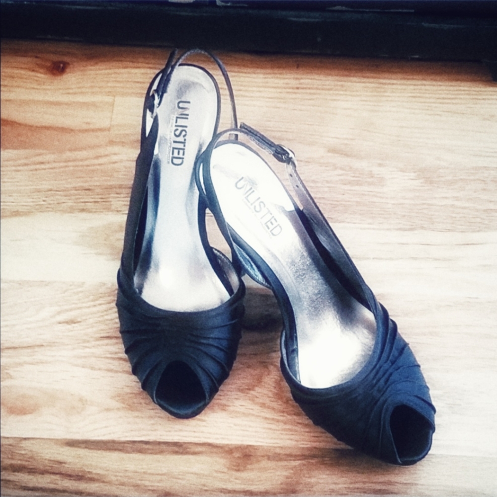 Kenneth Cole Satin Peep Toe Heels Black Size 8